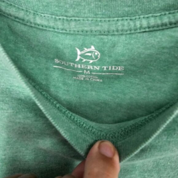Southern Tide Heathered Green Graphic Pocket Tee Fishing Lure Men's Size Medium - Picture 3 of 4